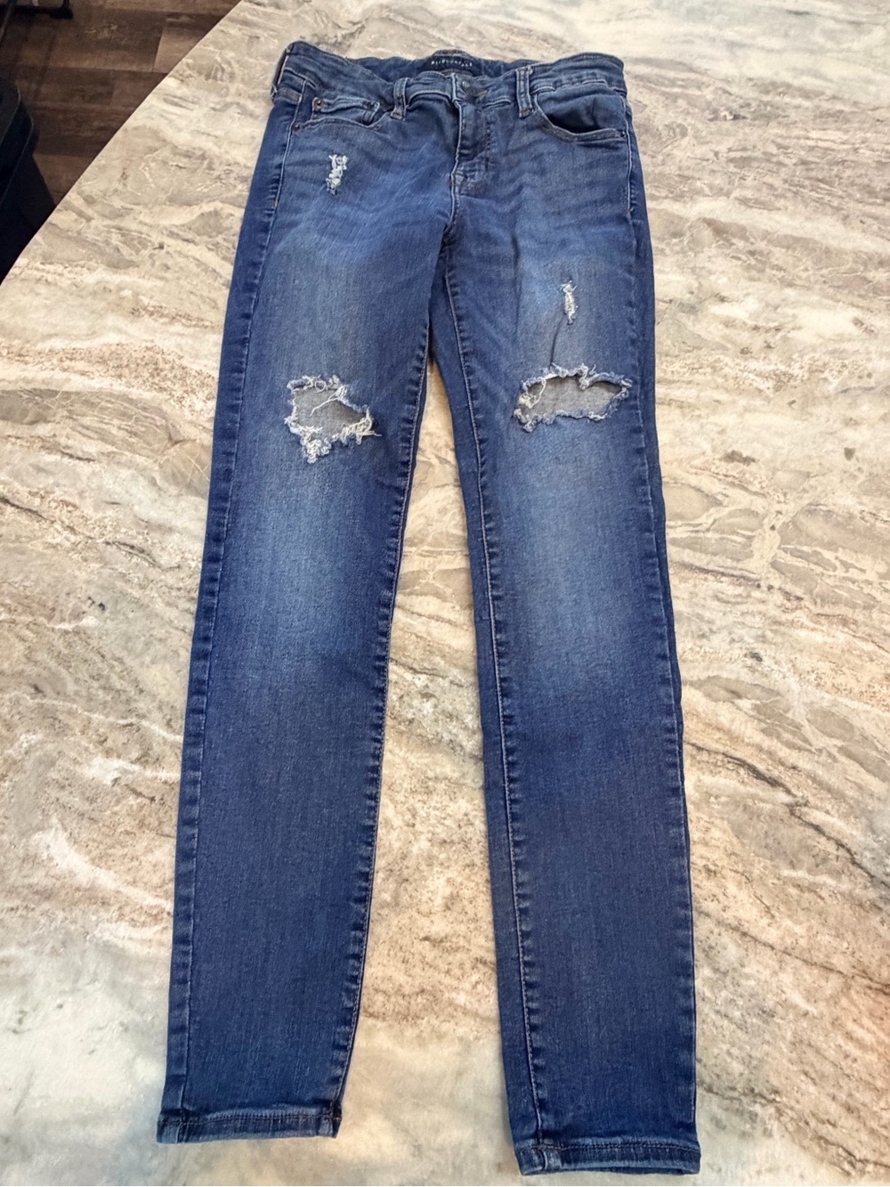 Aéropostale Size 8 Low Rise Jegging Distressed Skinny Jeans